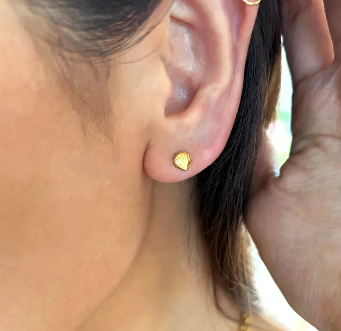 Earrings MAI DSIRE HOLLY DAINTY GOLD SEA SHELL STUD EARRINGS