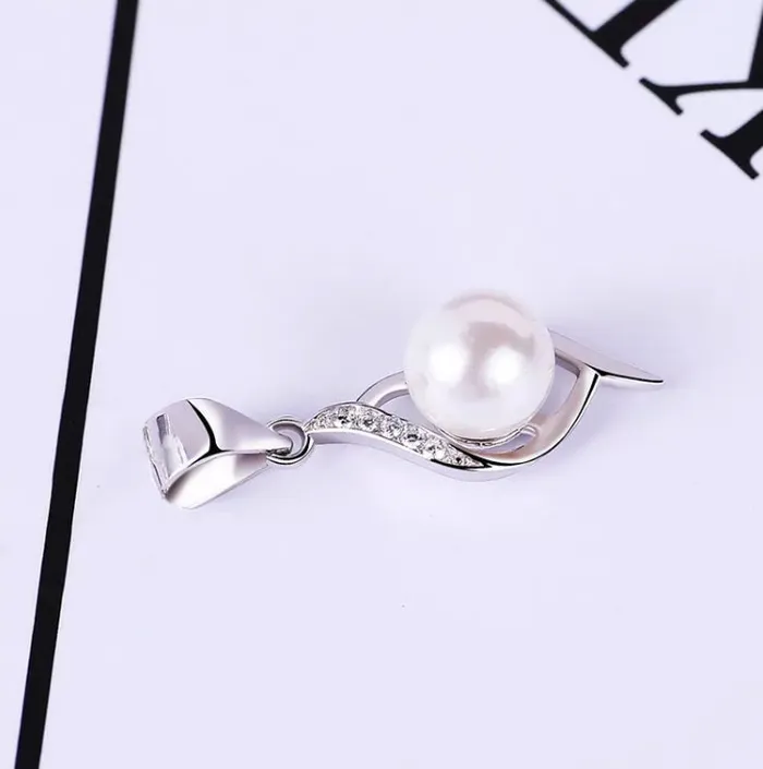 Necklaces Pearl Necklace Womens Pearl Necklace Pearl Necklace for Women Diamond Pearl Necklace Pearl Necklace with diamonds Pearl Pendant Minx London