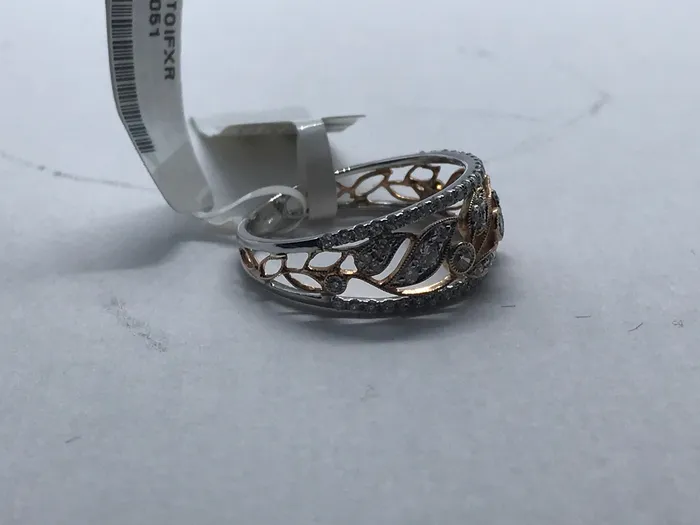 STA Rings 14K TwoTone Gold 46CTW Diamond Leaf Designer Eternity Band Ring Size 675 New item F009918